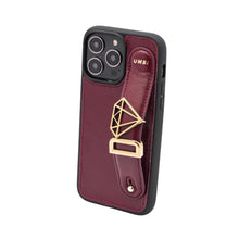 Görseli Galeri görüntüleyiciye yükleyin, UMBI GLAM. Kişiselleştirilebilir Deri iPhone Kılıfı - Burgundy/Gold
